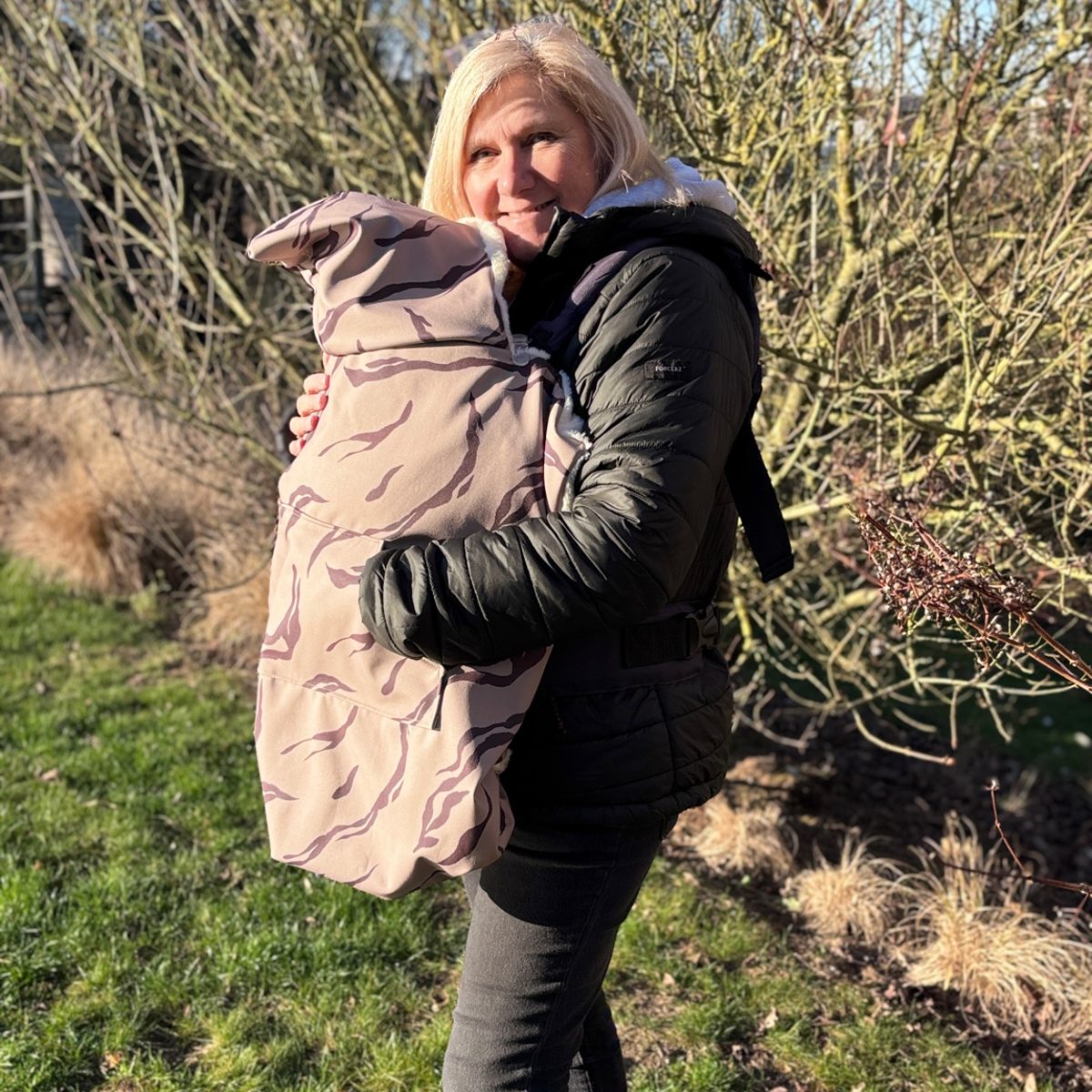 Couverture portage bebe motif beige pour porte bebe hiver Abracada Dreams