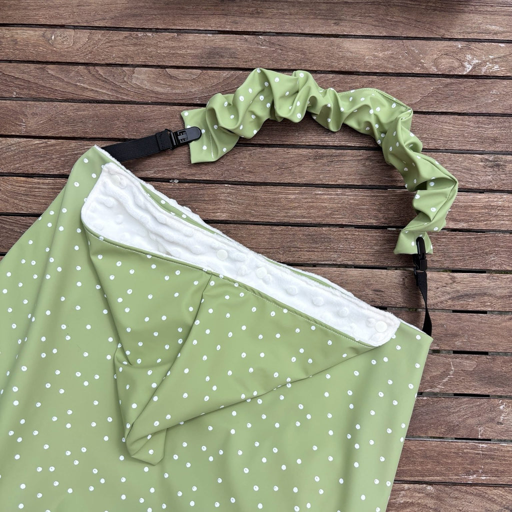 Couverture de portage bébé en tissu Aqua-Protect vert sauge à pois blancs, doublure Minky blanche