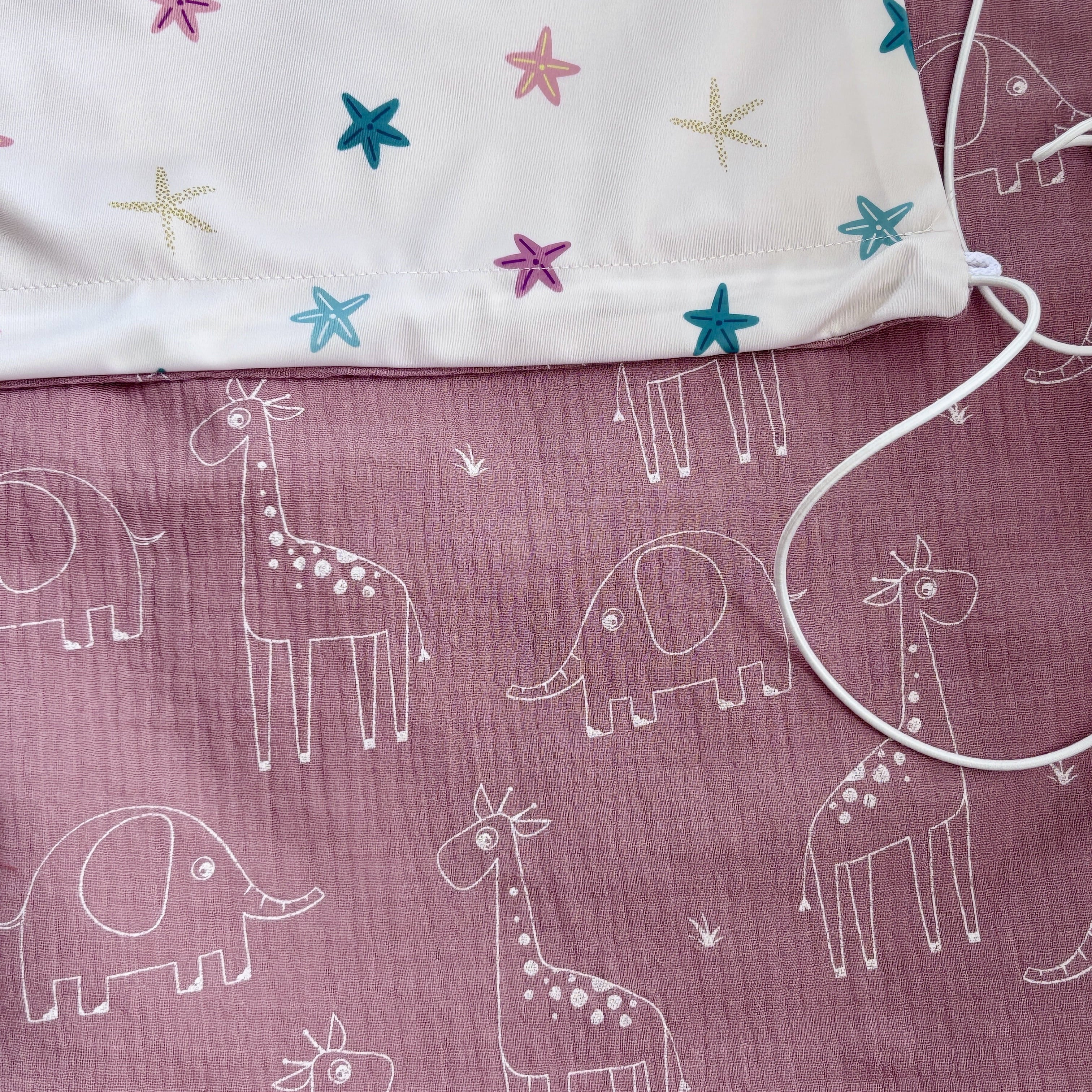 bébé en poussette protégé du soleil avec pare-soleil respirant