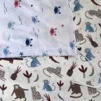 bébé en poussette protégé du soleil avec pare-soleil respirant