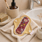 Serviette hygiénique lavable jaune bordeaux