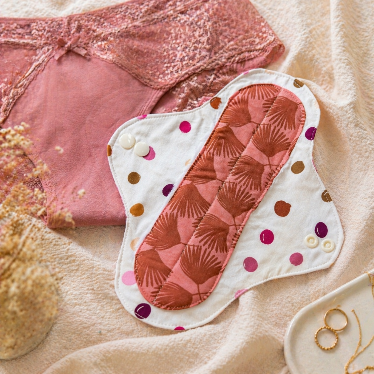 Serviette lavable jaune fleurie