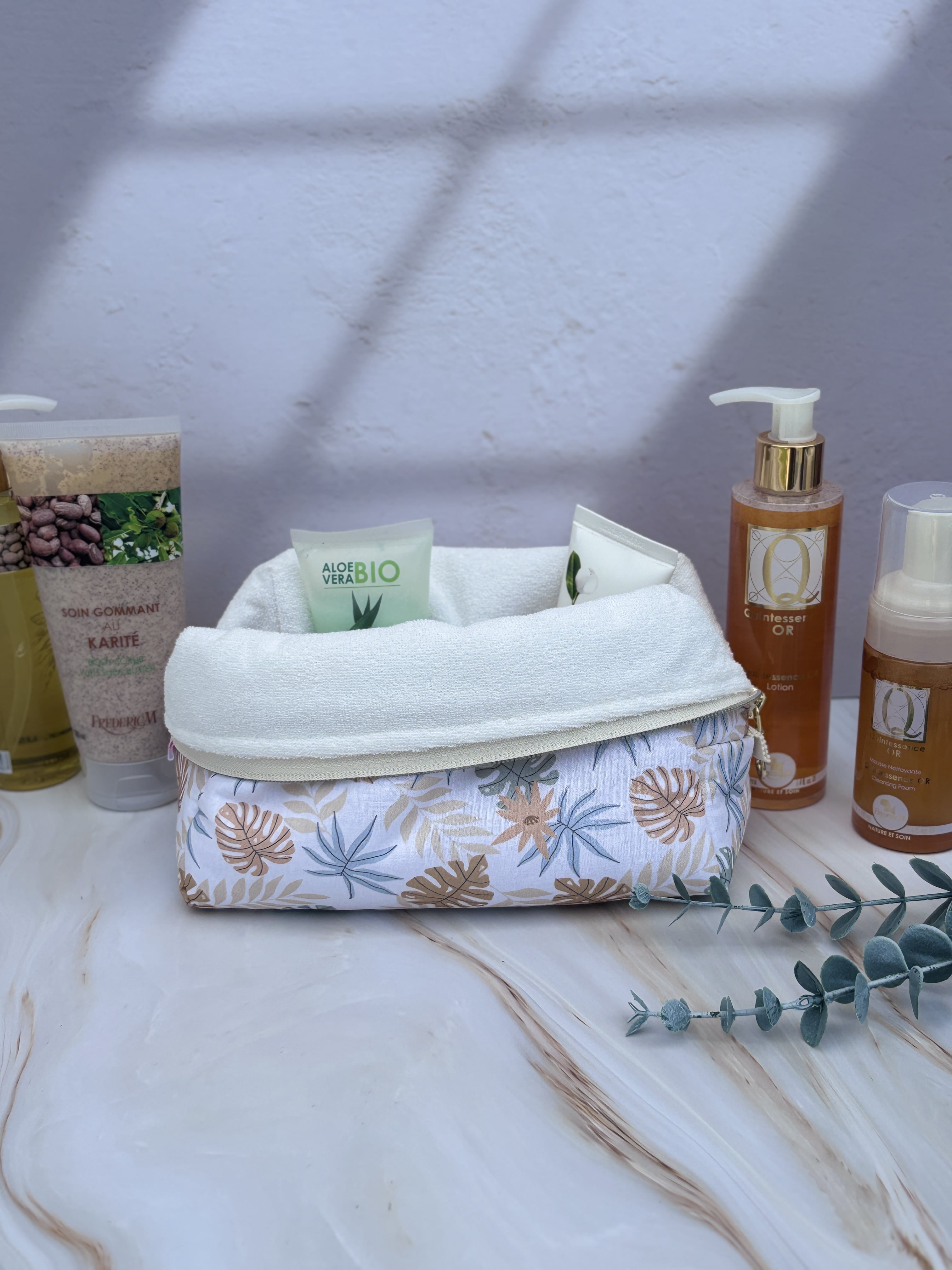 trousse de toilette pratique avec 4 poches de rangement